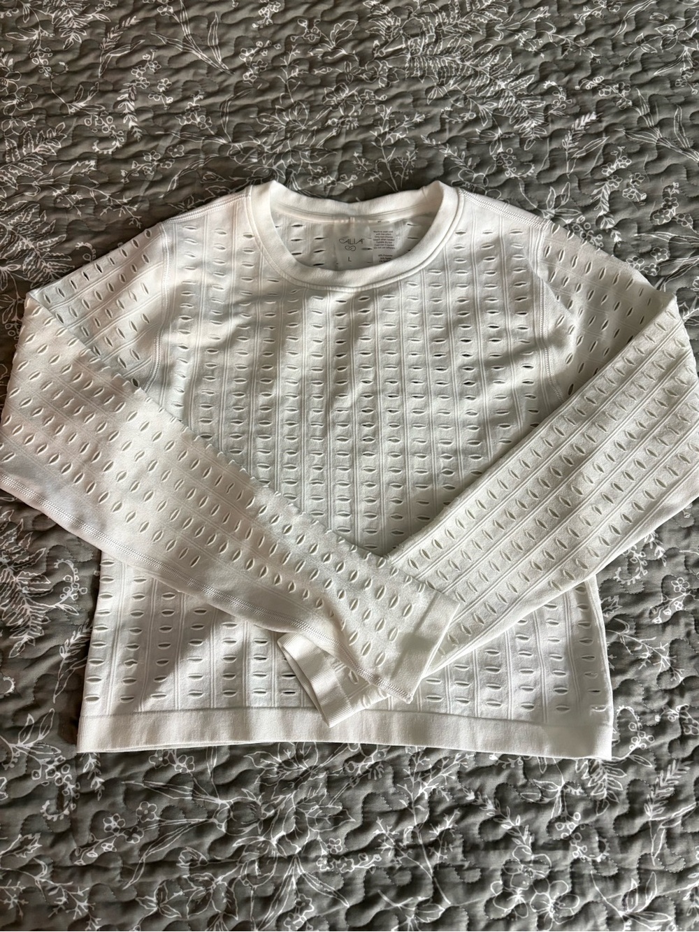 CALIA by Carrie Underwood White Eyelet Knit Long-Sleeve Crop Top